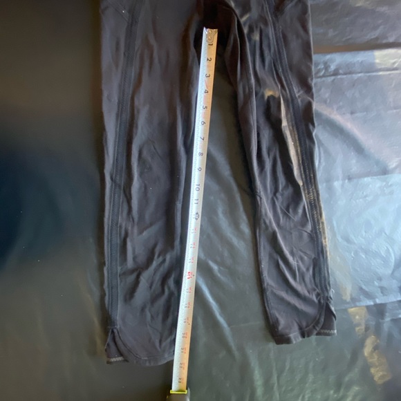 Lululemon High Waist Crops - Picture 5 of 10